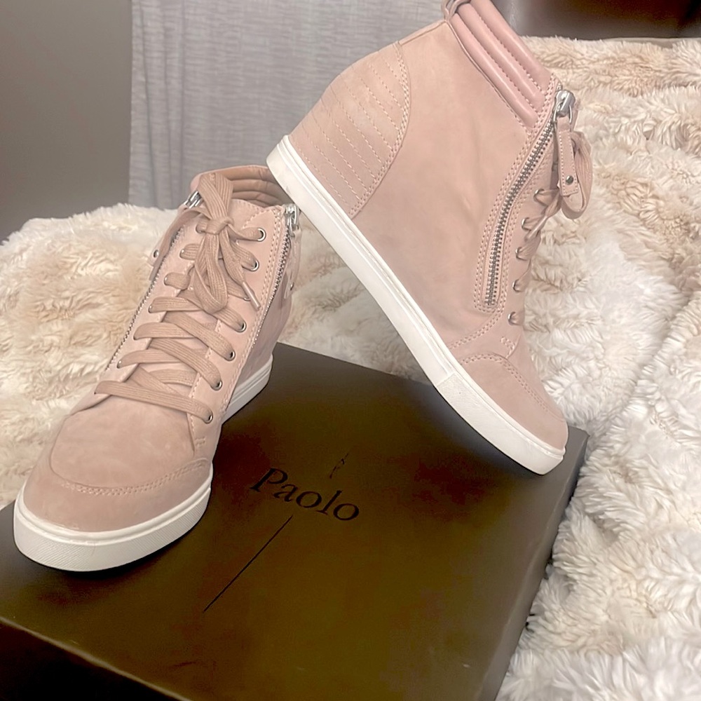 BLUSH SUEDE PLATFORM BOOTIES~~